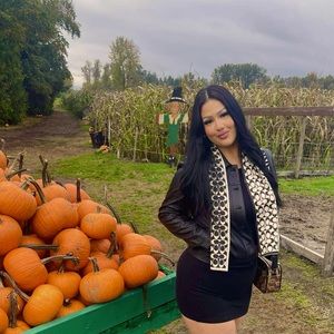 Meet your Posher, Libby